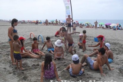 Arena, juegos, baile e invitados para que el programa vaya sobre ruedas