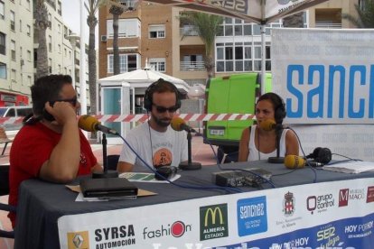 Arena, juegos, baile e invitados para que el programa vaya sobre ruedas