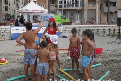 Arena, juegos, baile e invitados para que el programa vaya sobre ruedas