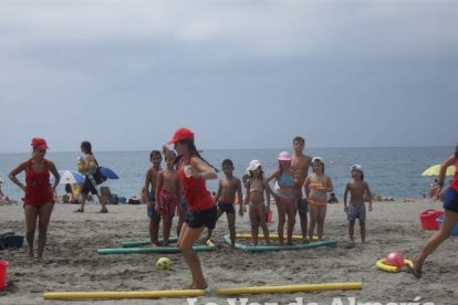 Arena, juegos, baile e invitados para que el programa vaya sobre ruedas