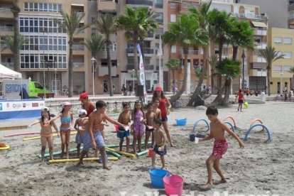 Arena, juegos, baile e invitados para que el programa vaya sobre ruedas