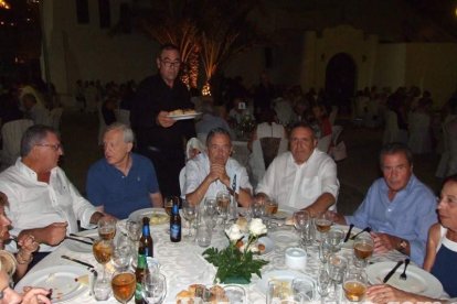 Cena benéfica en Aguadulce organizada por la Parroquia de la Preciosísima Sangre de Nuestro Señor Jesucristo. Fotos: Juan Antonio Barrio