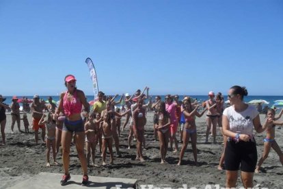 Sexualidad, artistas y armonía para gozar de un día de playa en Almería