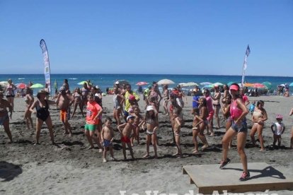 Sexualidad, artistas y armonía para gozar de un día de playa en Almería