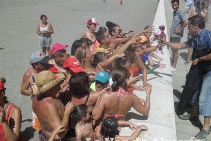 Sexualidad, artistas y armonía para gozar de un día de playa en Almería