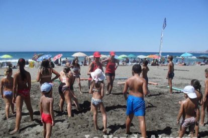 Sexualidad, artistas y armonía para gozar de un día de playa en Almería