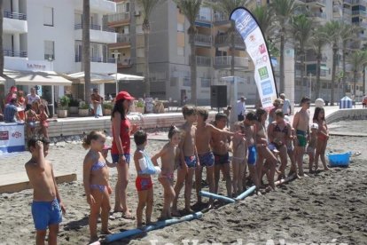 Sexualidad, artistas y armonía para gozar de un día de playa en Almería