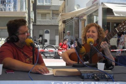 Sexualidad, artistas y armonía para gozar de un día de playa en Almería