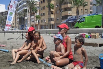 Sexualidad, artistas y armonía para gozar de un día de playa en Almería