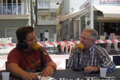Sexualidad, artistas y armonía para gozar de un día de playa en Almería