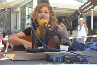 Sexualidad, artistas y armonía para gozar de un día de playa en Almería