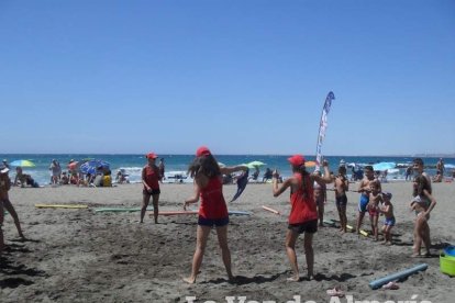 Sexualidad, artistas y armonía para gozar de un día de playa en Almería