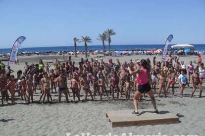 La edición de veranos de Hoy por hoy cuelga el bañador y prepara el traje de lunares para cambiar los días de playa por la Feria.
