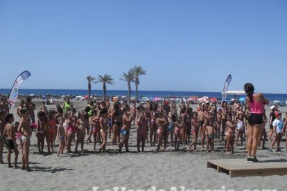 La edición de veranos de Hoy por hoy cuelga el bañador y prepara el traje de lunares para cambiar los días de playa por la Feria.