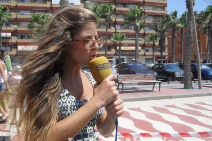 La edición de veranos de Hoy por hoy cuelga el bañador y prepara el traje de lunares para cambiar los días de playa por la Feria.