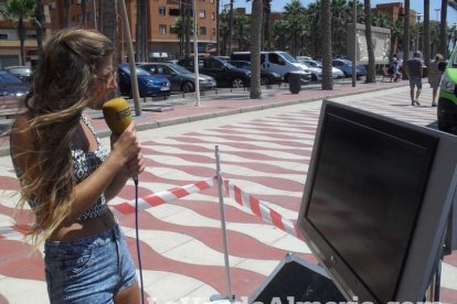 La edición de veranos de Hoy por hoy cuelga el bañador y prepara el traje de lunares para cambiar los días de playa por la Feria.