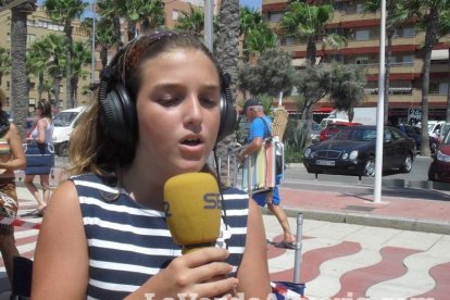 La edición de veranos de Hoy por hoy cuelga el bañador y prepara el traje de lunares para cambiar los días de playa por la Feria.