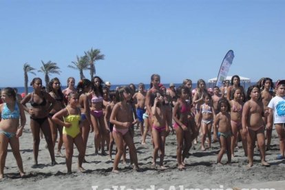 La edición de veranos de Hoy por hoy cuelga el bañador y prepara el traje de lunares para cambiar los días de playa por la Feria.