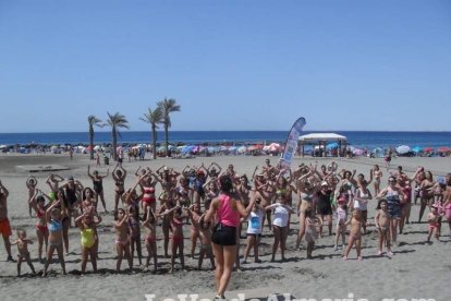 La edición de veranos de Hoy por hoy cuelga el bañador y prepara el traje de lunares para cambiar los días de playa por la Feria.