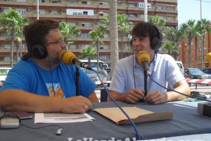 La edición de veranos de Hoy por hoy cuelga el bañador y prepara el traje de lunares para cambiar los días de playa por la Feria.