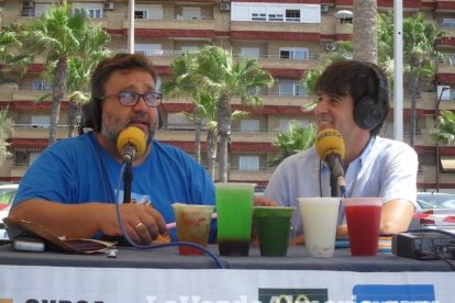 La edición de veranos de Hoy por hoy cuelga el bañador y prepara el traje de lunares para cambiar los días de playa por la Feria.