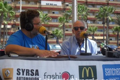 La edición de veranos de Hoy por hoy cuelga el bañador y prepara el traje de lunares para cambiar los días de playa por la Feria.