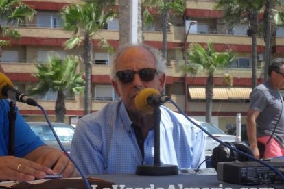 La edición de veranos de Hoy por hoy cuelga el bañador y prepara el traje de lunares para cambiar los días de playa por la Feria.