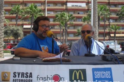 La edición de veranos de Hoy por hoy cuelga el bañador y prepara el traje de lunares para cambiar los días de playa por la Feria.
