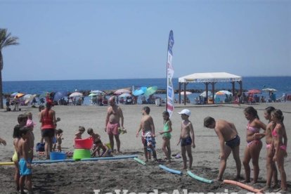 La edición de veranos de Hoy por hoy cuelga el bañador y prepara el traje de lunares para cambiar los días de playa por la Feria.