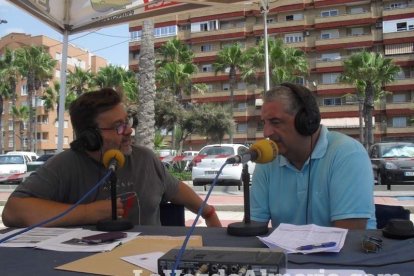 La edición de veranos de Hoy por hoy cuelga el bañador y prepara el traje de lunares para cambiar los días de playa por la Feria.