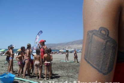 La edición de veranos de Hoy por hoy cuelga el bañador y prepara el traje de lunares para cambiar los días de playa por la Feria.