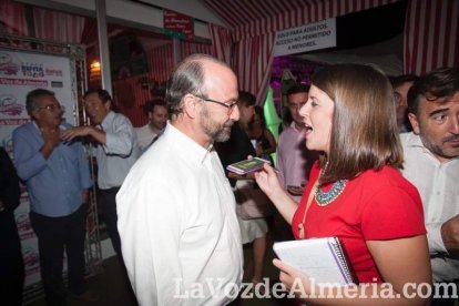 La Caseta de la Feria se llena desde las primeras horas.