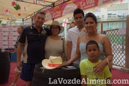 Seguimos en la Feria del Mediodía con muchos ánimos y ganas de fiesta.