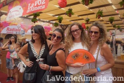 Seguimos en la Feria del Mediodía con muchos ánimos y ganas de fiesta.