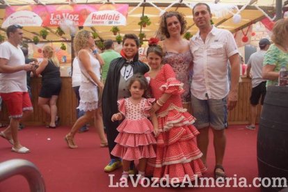 Seguimos en la Feria del Mediodía con muchos ánimos y ganas de fiesta.