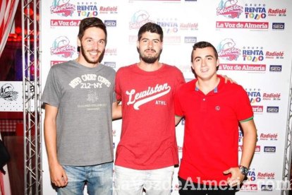 La segunda noche de feria comienza y la Caseta se llena de gente desde los primeros momentos.