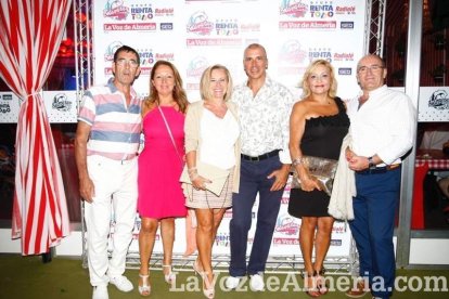 La segunda noche de feria comienza y la Caseta se llena de gente desde los primeros momentos.