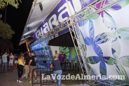 La música más actual y el mejor ambiente se viven cada noche en la caseta de 40 Principales y Guarapo Night