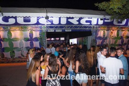 La música más actual y el mejor ambiente se viven cada noche en la caseta de 40 Principales y Guarapo Night