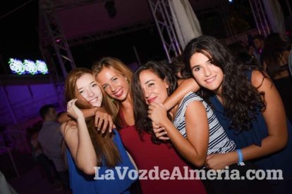 La música más actual y el mejor ambiente se viven cada noche en la caseta de 40 Principales y Guarapo Night