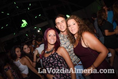 La música más actual y el mejor ambiente se viven cada noche en la caseta de 40 Principales y Guarapo Night