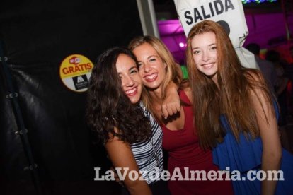 La música más actual y el mejor ambiente se viven cada noche en la caseta de 40 Principales y Guarapo Night