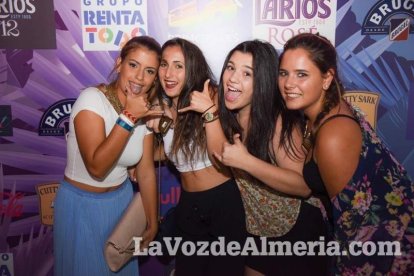 La música más actual y el mejor ambiente se viven cada noche en la caseta de 40 Principales y Guarapo Night