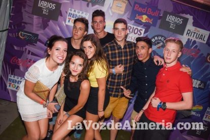 La música más actual y el mejor ambiente se viven cada noche en la caseta de 40 Principales y Guarapo Night