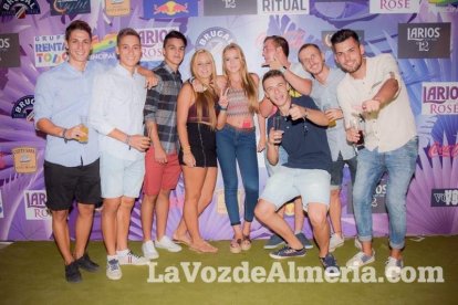 La música más actual y el mejor ambiente se viven cada noche en la caseta de 40 Principales y Guarapo Night