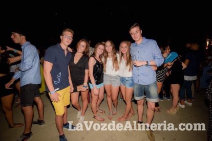 La música más actual y el mejor ambiente se viven cada noche en la caseta de 40 Principales y Guarapo Night