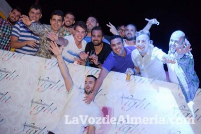 La música más actual y el mejor ambiente se viven cada noche en la caseta de 40 Principales y Guarapo Night