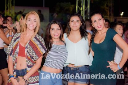 La música más actual y el mejor ambiente se viven cada noche en la caseta de 40 Principales y Guarapo Night
