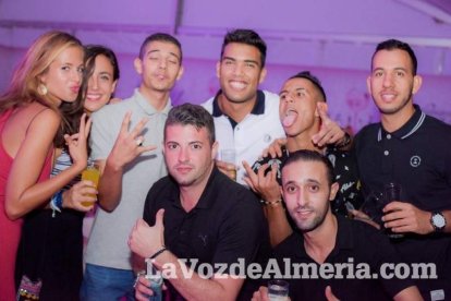 La música más actual y el mejor ambiente se viven cada noche en la caseta de 40 Principales y Guarapo Night