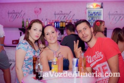La música más actual y el mejor ambiente se viven cada noche en la caseta de 40 Principales y Guarapo Night